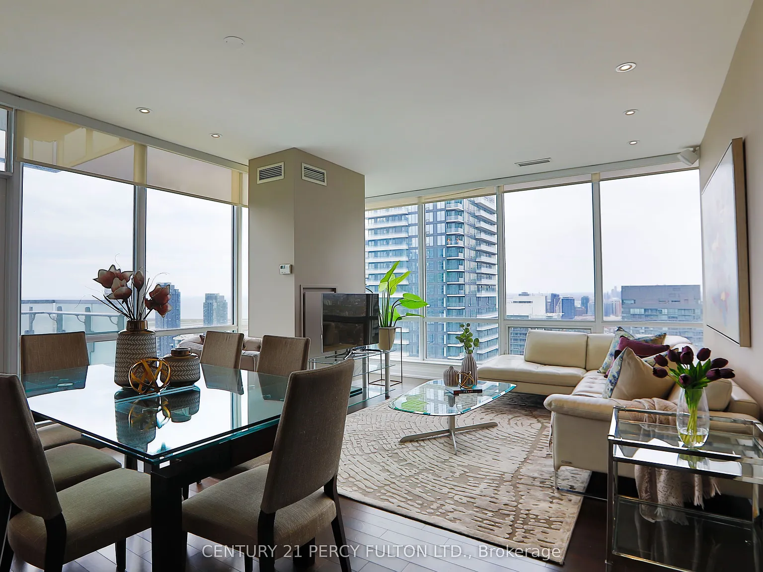 3 bed, $6,200 — Photo 1
