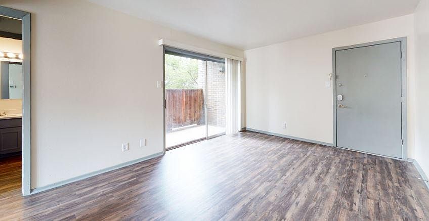 2nd image of 2528 Hondo Ave #35