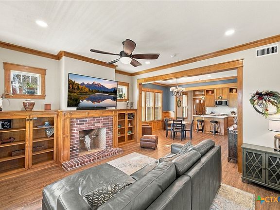 4th image of 509 E Wendel St