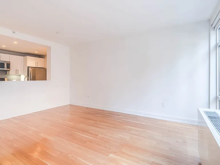 175 Kent Ave — Photo 7