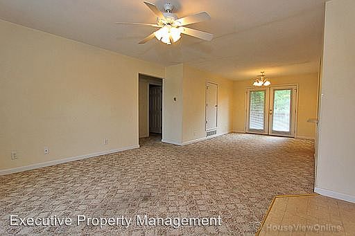 5th image of 2839 Hemlock Ct
