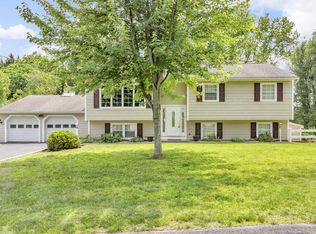 42 Robin Dr, Carmel, NY