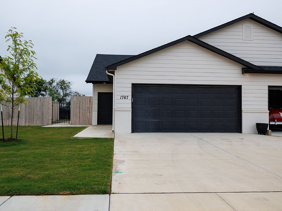 Exterior- 2 Car Garage