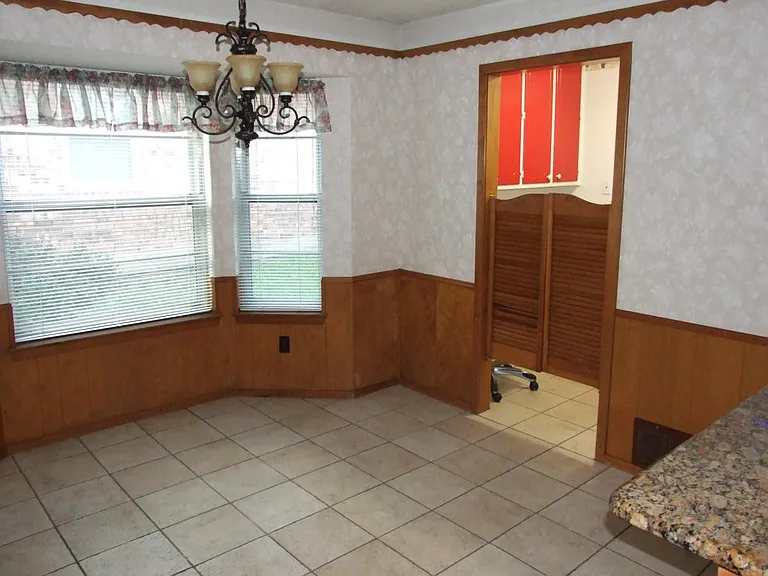3705 Holly Springs Dr — Photo 8