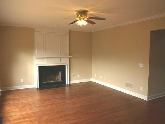 4th image of 760 Ellsborough Ct