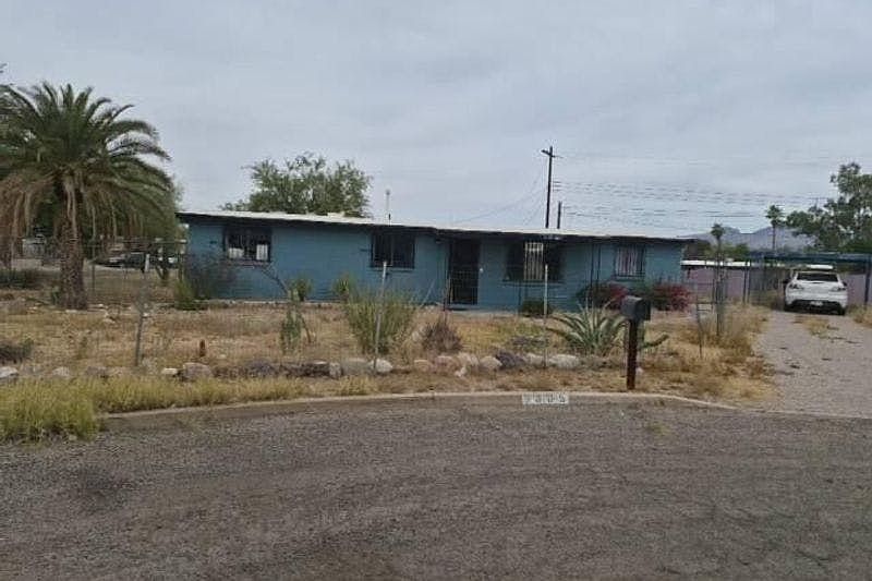 1st image of 5305 E 28th St