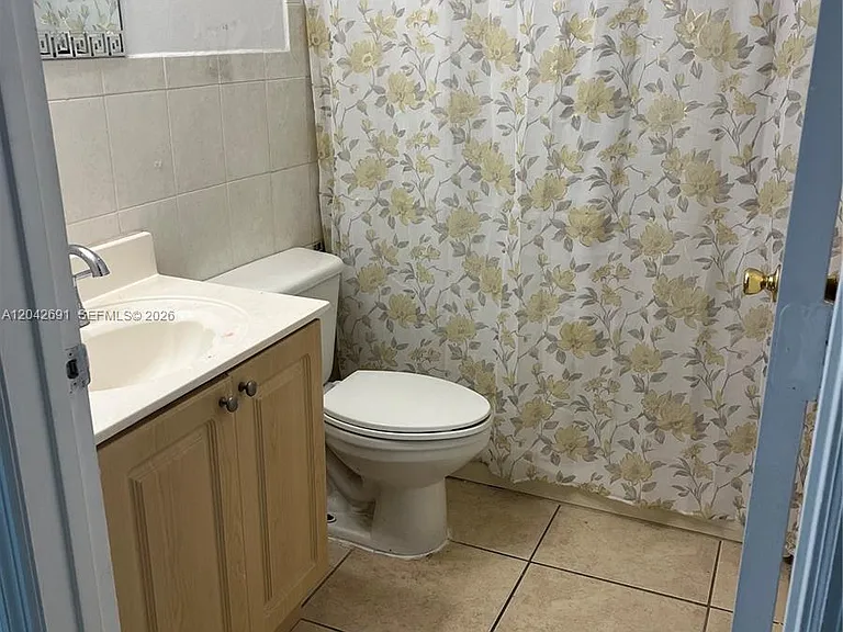 2185 NW 16th Ter #10 — Photo 10