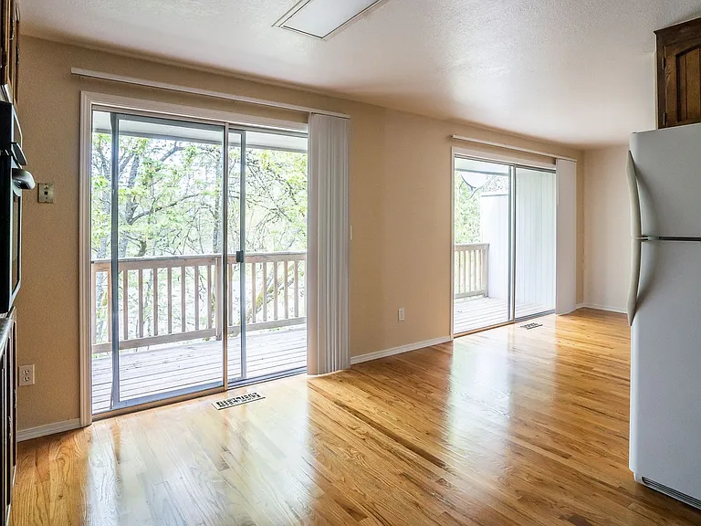 340 Denver St NE — Photo 15