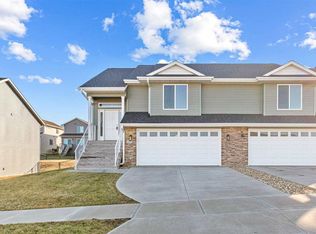 1257 Abraham Dr, North Liberty, IA 52317