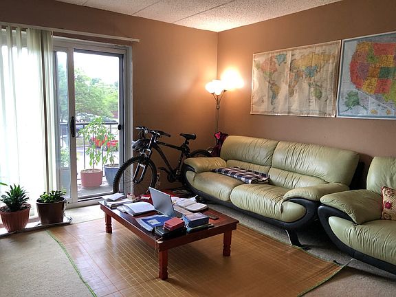 3rd image of 3852 S Parkway Dr APT 2A