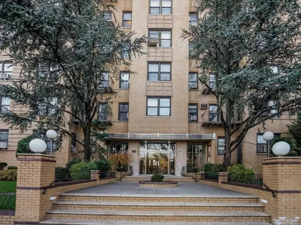 1350 Ocean Parkway image 1 of 1