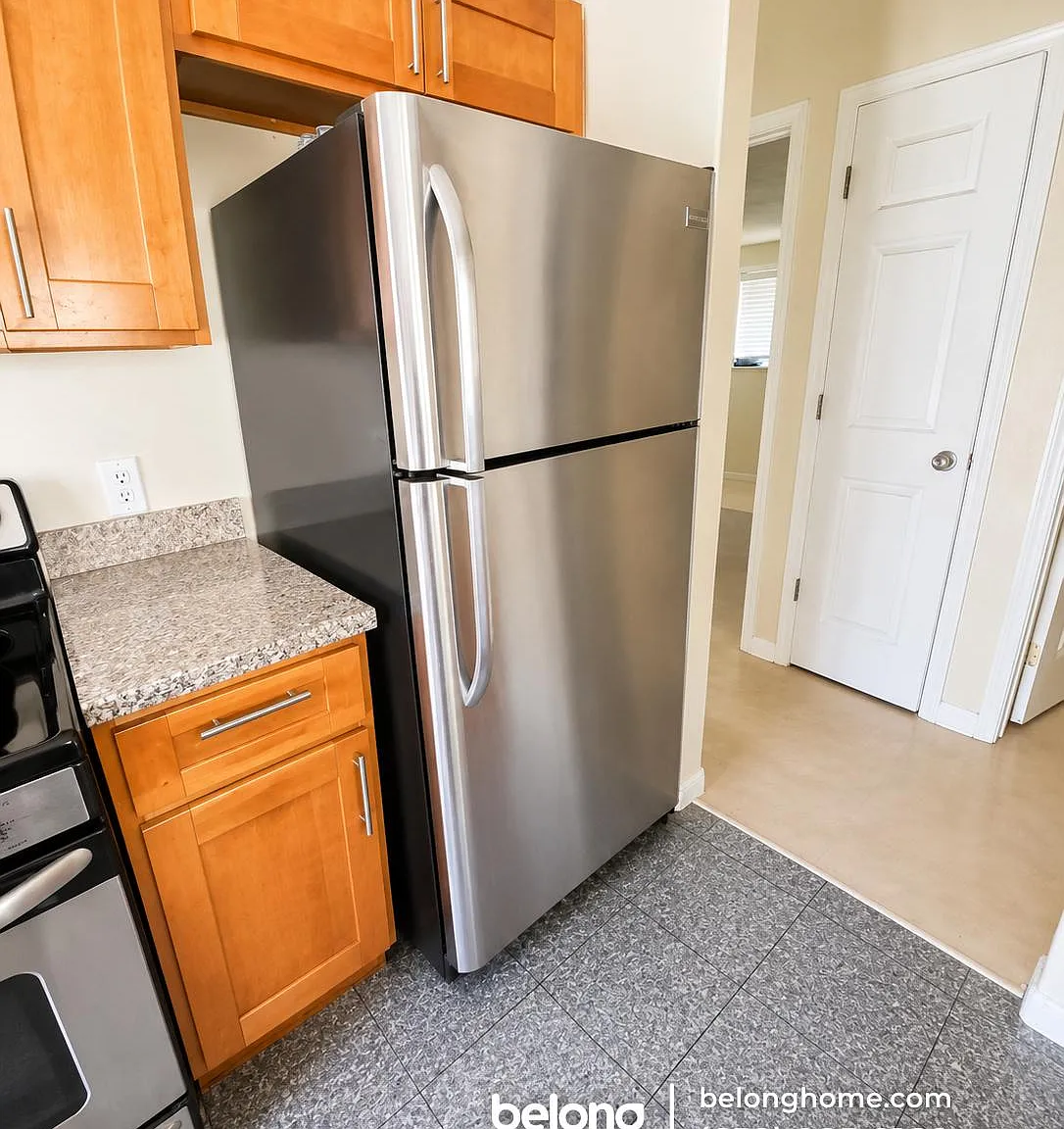 3 bed, 1.0 bath, 1182 sqft, $3,295 — Photo 3