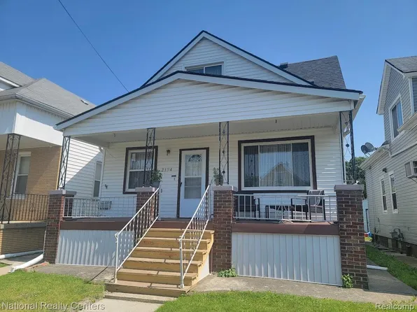 2394 Pulaski St, Hamtramck, MI 48212