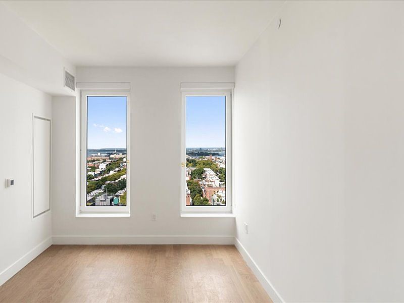 1st image of 420 Carroll St #E213