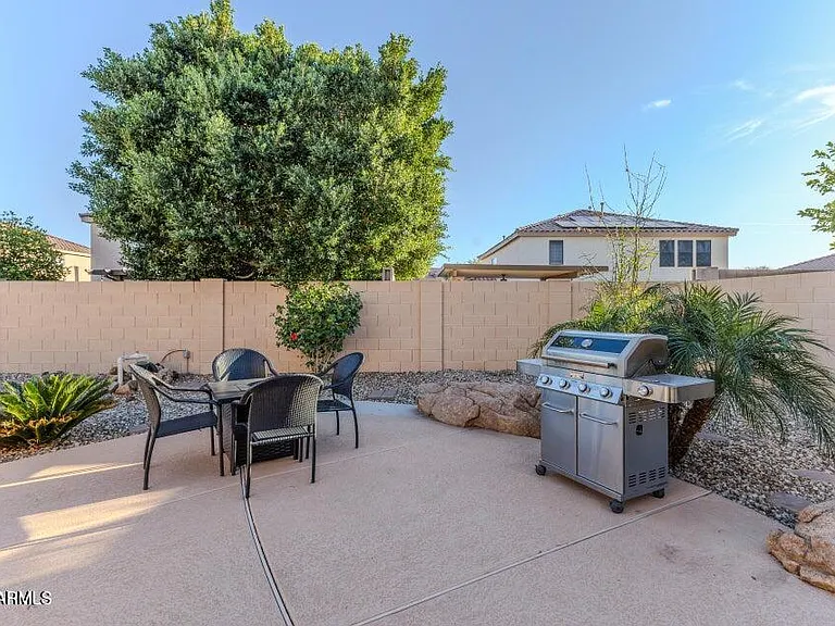 10617 W Daley Ln — Photo 32