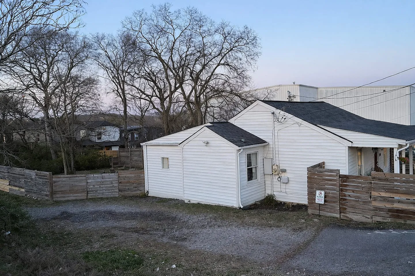 3 bed, 992 sqft, $3,000 — Photo 2