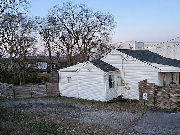 2nd image of 333 E Trinity Ln