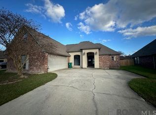 34136 Fountain View Dr, Walker, LA 70785