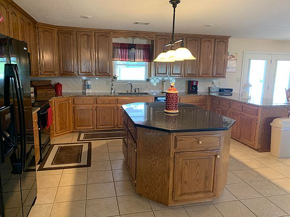 3rd image of 208 County Road 3061