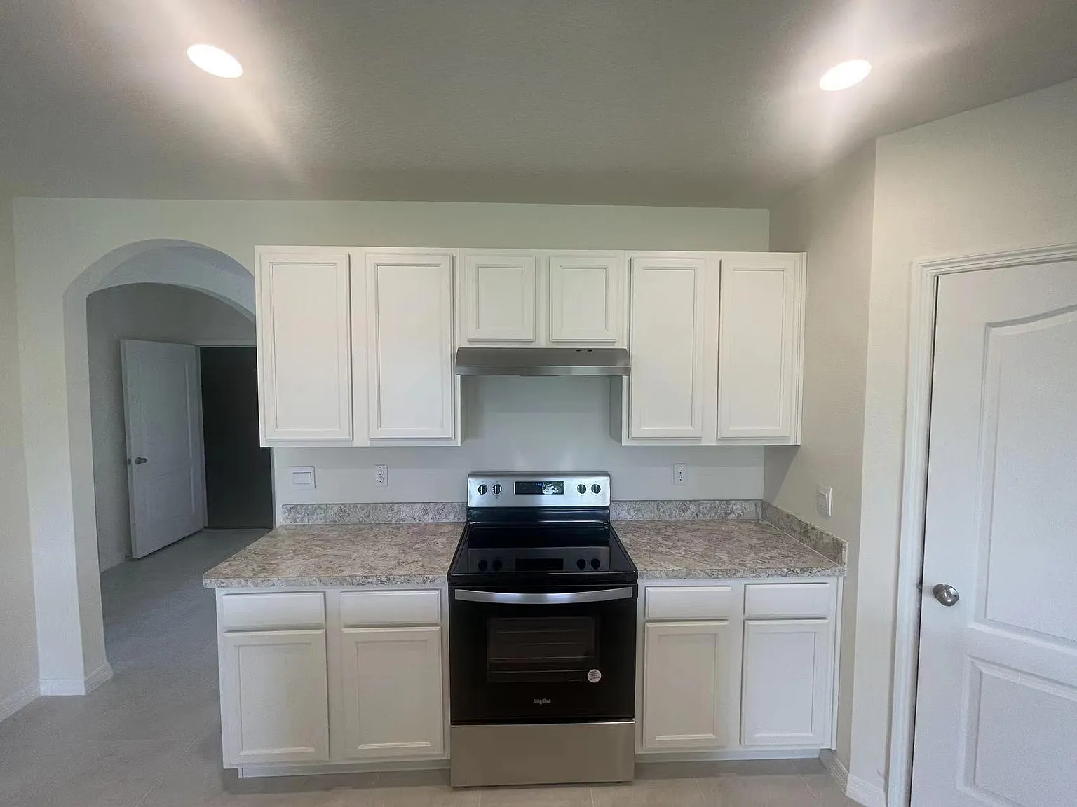 4 bed, 1828 sqft, $2,049 — Photo 3