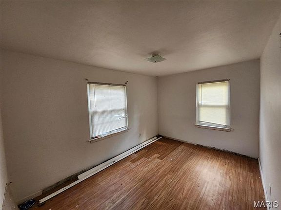 5th image of 9851 Lorna Ln