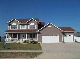 609 N Cimmeron Dr, Pontiac, IL 61764