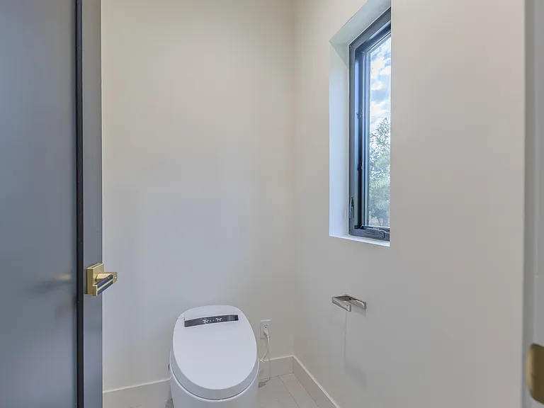 4557 Camellia Ave — Photo 19