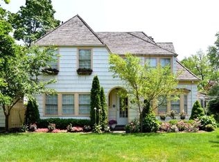 3361 Lansmere Rd, Shaker Heights, OH 44122