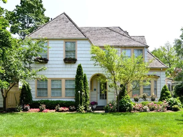 3361 Lansmere Rd, Shaker Heights, OH 44122