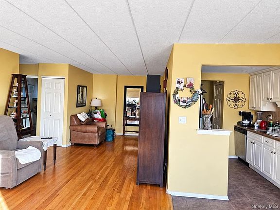 5th image of 6112 69th Street #2A