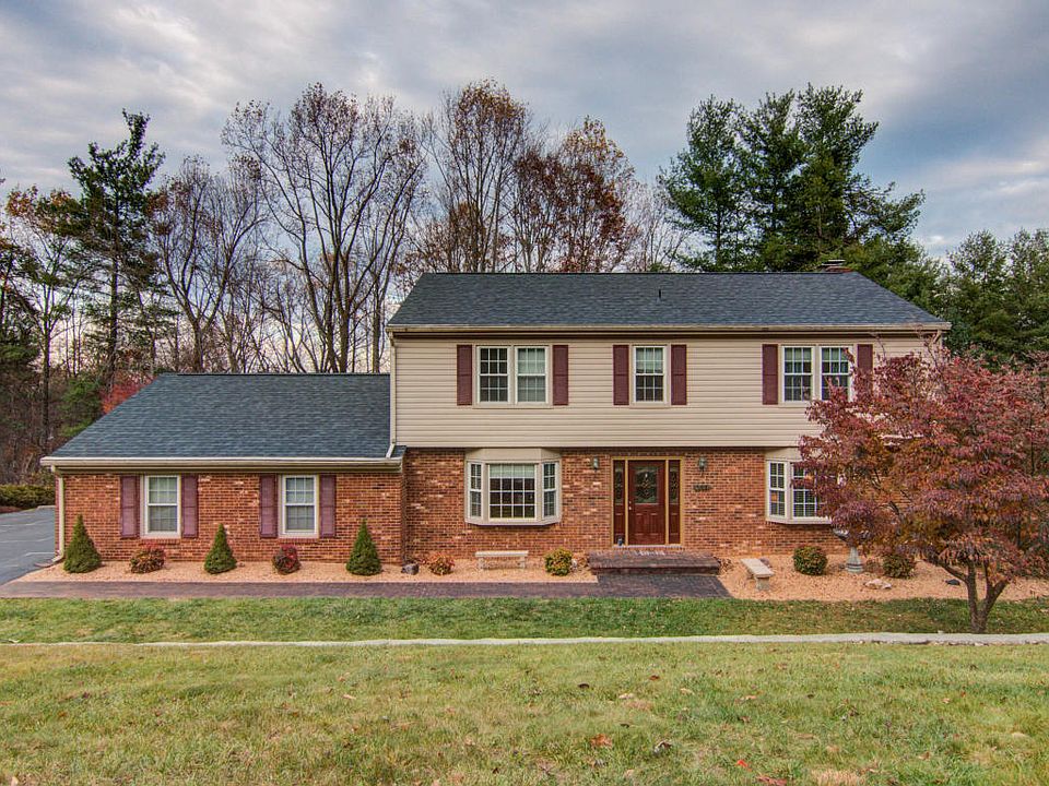 1st image of 3320 Dawn Cir