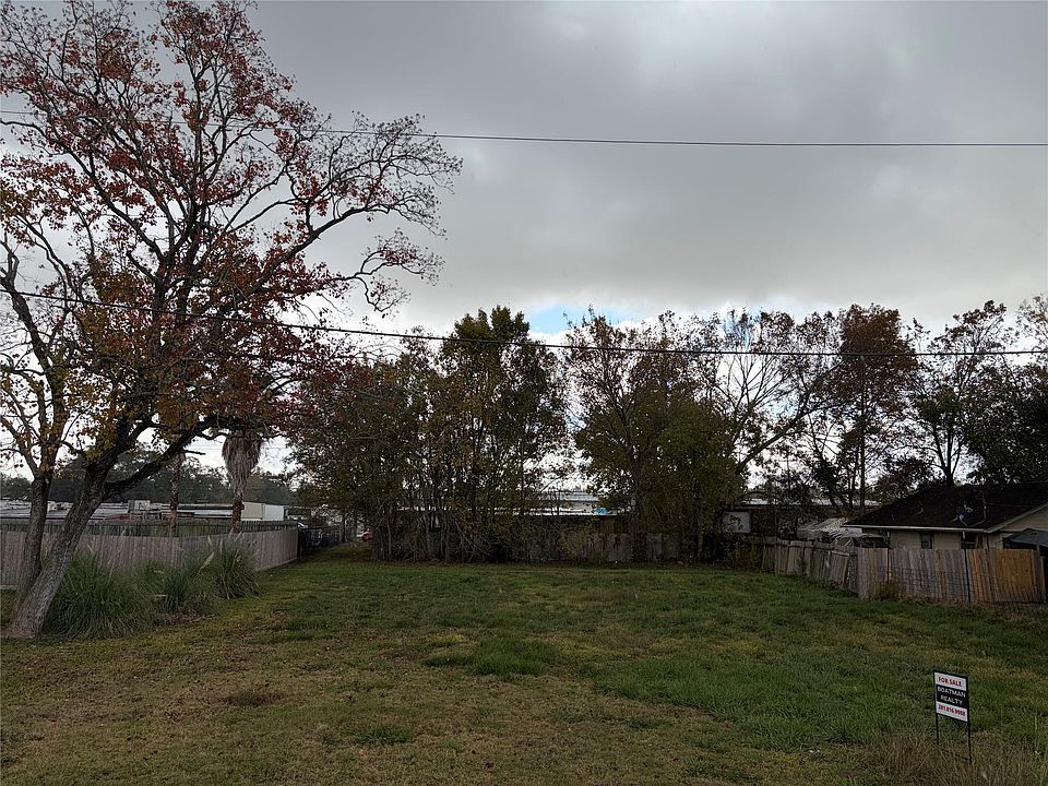 1st image of 1523 2nd St