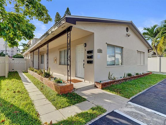 2nd image of 1037 N Victoria Park Rd #2