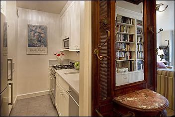 2nd image of 30 W 60th St APT 9B