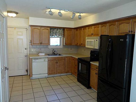 2nd image of 33 Dale Ave APT A