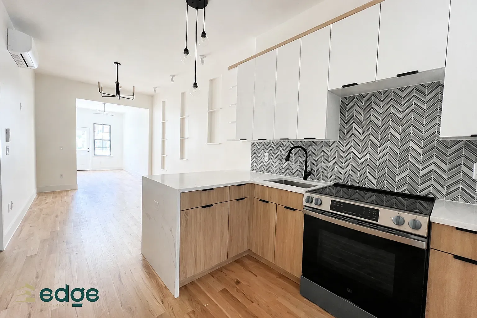 65 Cooper Street — Photo 2