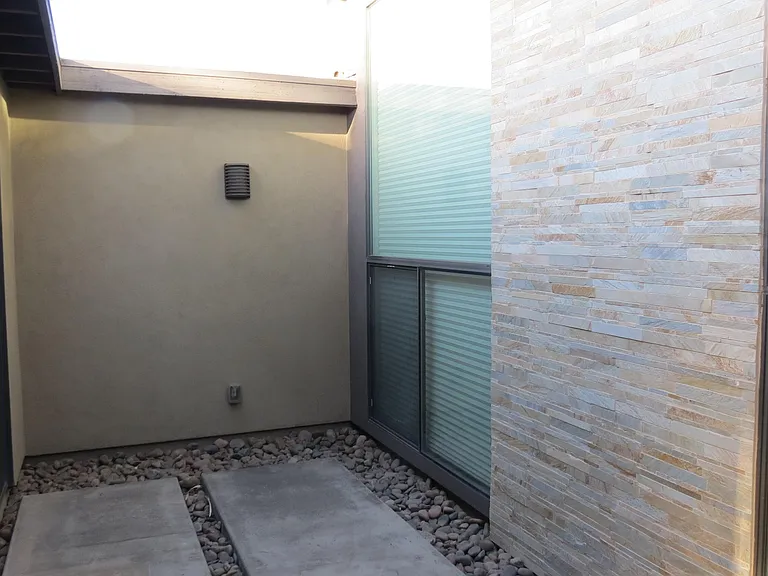 11440 N 65th St — Photo 11