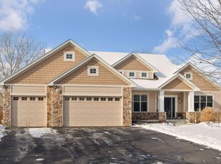 2325 Gold Point, Victoria, MN 55386