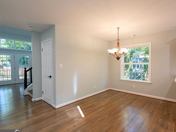 3rd image of 819 Gaston St SW