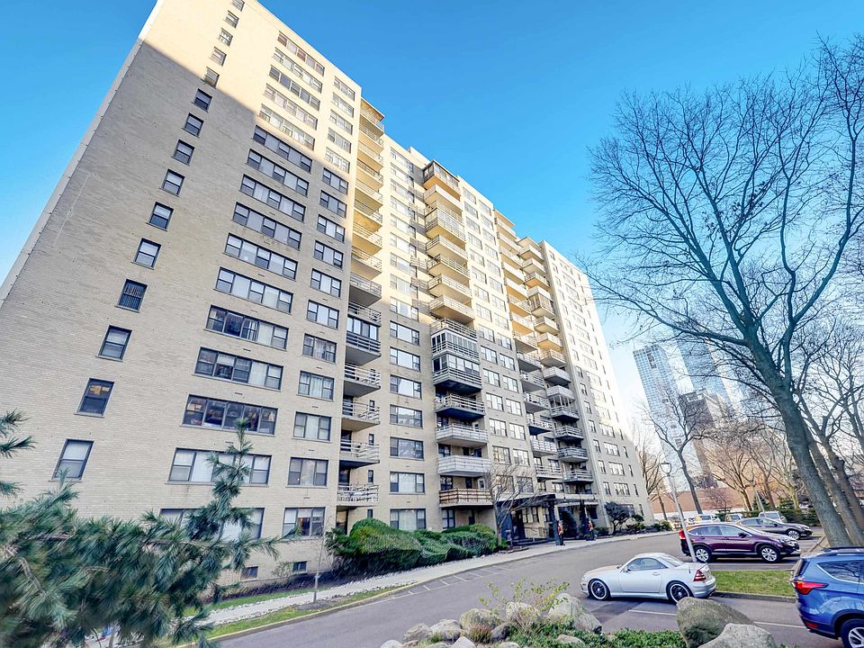 1st image of 201 Saint Pauls Ave APT 17D