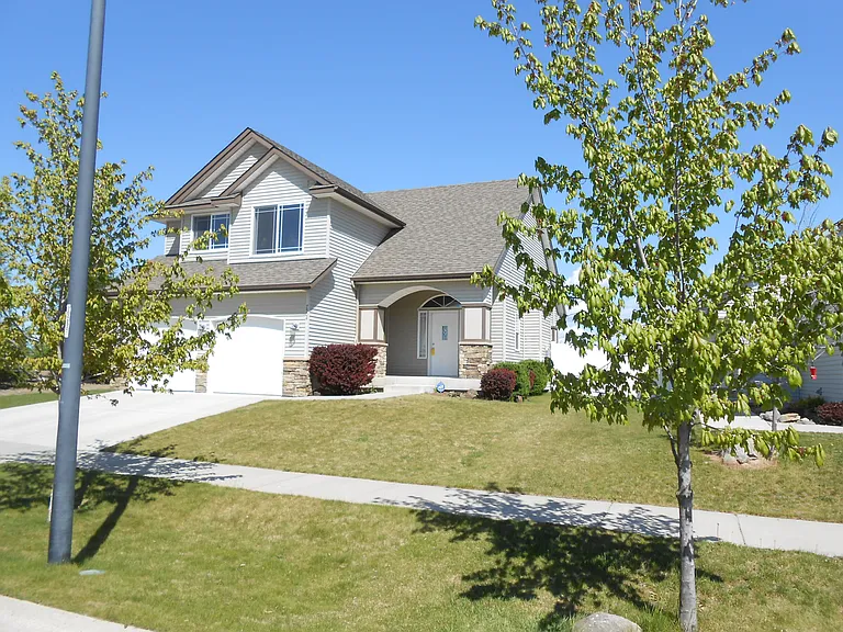 7504 N Calamonte Ln — Photo 2