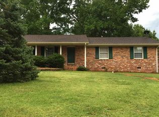 152 Avondale Rd, Greenwood, SC 29649
