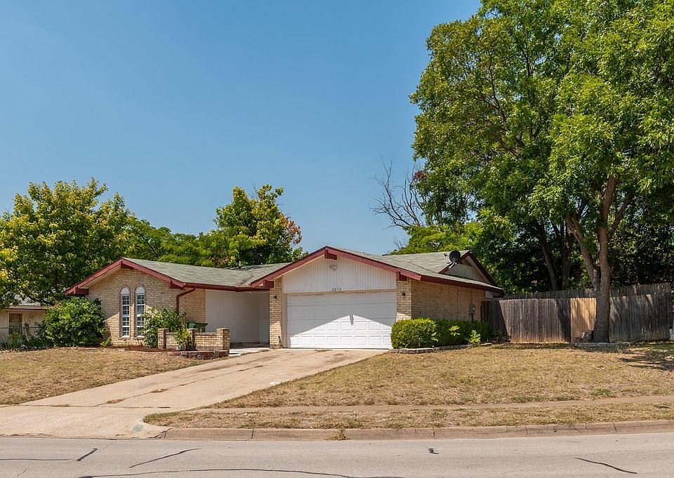 1st image of 2812 Petersburg Dr