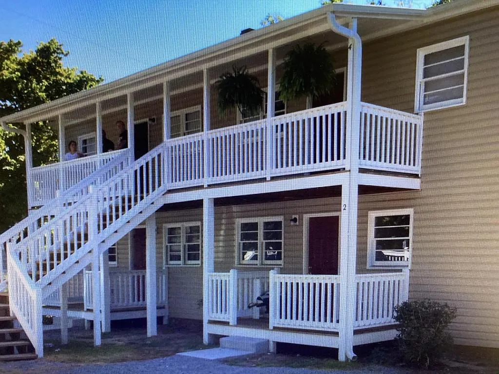 304 E Broad St. Unit 1 — Photo 1