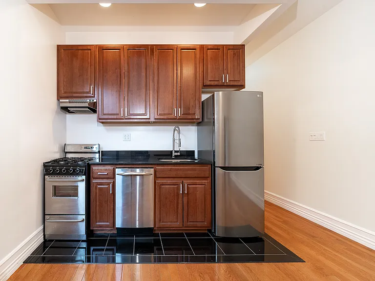 160 W 84th St #10A — Photo 2