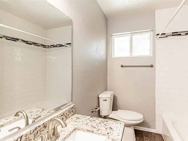 1021 Patricia St — Photo 12
