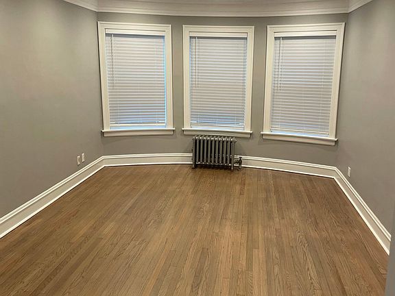 3rd image of 5803 N Maplewood Ave