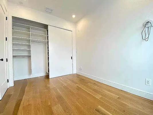 Rented by GROOME REALTY LLC | media 9