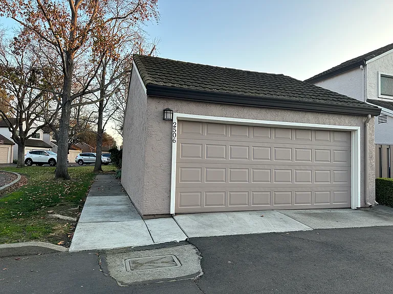 2506 Roblar Ln — Photo 12
