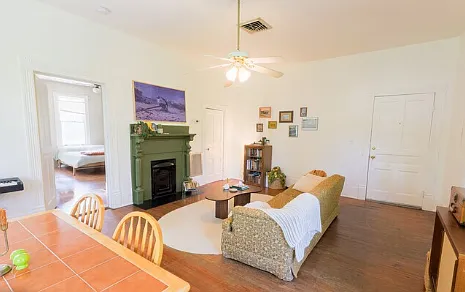 1 bed, 1100 sqft, $985 — Photo 2